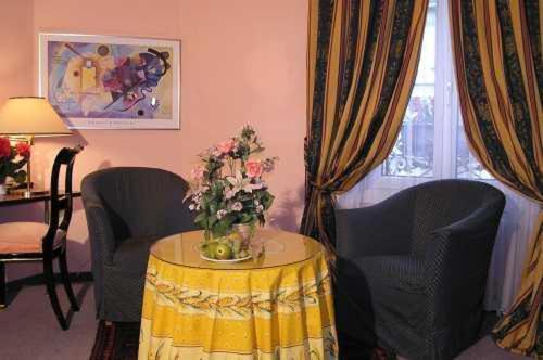 Hotel Capitole Geneva Room photo